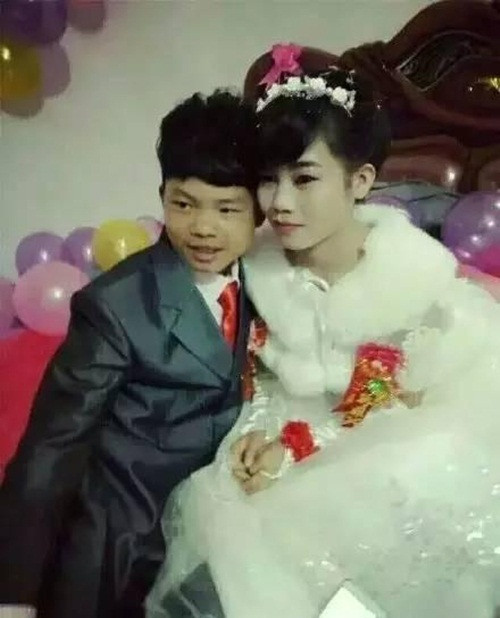 Trước đám cưới của cặp đôi được cho là cách nhau 13 tuổi ở Sài Gòn này, cư dân mạng Việt và Trung Quốc đã cùng nhau tranh cãi về một đám cưới khác với hai nhân vật chính cũng đều có khuôn mặt rất trẻ con. Đám cưới này diễn ra ở Quảng Tây, Trung Quốc và tạo ra xáo trộn sâu sắc trong thế giới mạng.