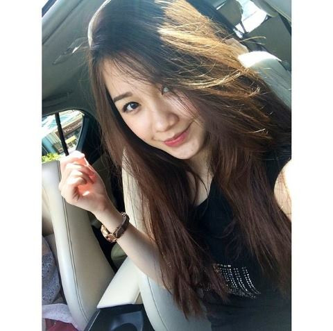 Được biết cả Mai Ly và Mai Chi đều thừa hưởng được nét xinh đẹp, vẻ thanh lịch từ mẹ. Hai chị em cùng sở hữu 100% dòng máu Việt Nam, sinh ra và lớn lên ở Lào sau đó cùng đi du học châu Âu. Hiện tại, cuộc sống của hai chị em đều khiến rất nhiều bạn trẻ trong và ngoài nước phải mơ ước nhờ sự giàu sang, đủ đầy.