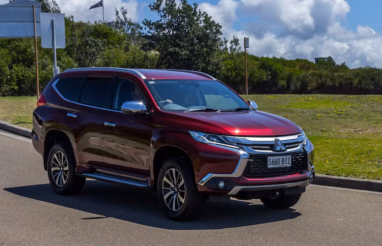 Là một mẫu xe toàn cầu của Mitsubishi, Pajero Sport được hãng phân phối tới hơn 90 quốc gia trên Thế giới. Dù sự xuất hiện của chiếc xe tại Việt Nam hiện đã gần như chắc chắn nhưng giá và thời điểm bán ra của Pajero Sport vẫn chưa được Mitsubishi công bố.