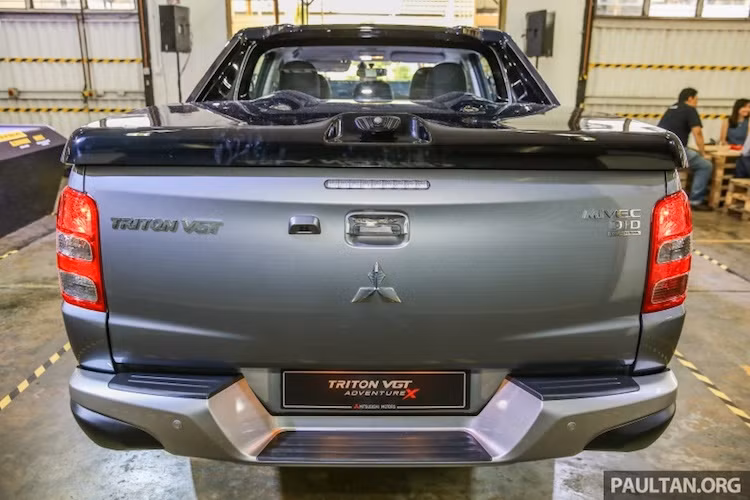 Tại thị trường Malaysia, phiên bản Triton VGT Adventure X được bán với giá niêm yết là 125.005 Ringgit (tương đương 687 triệu đồng).