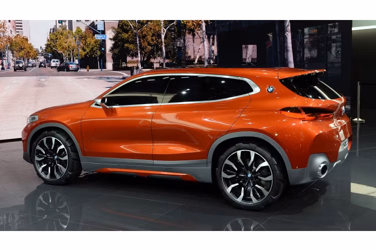 Hiện mới chỉ ở dạng xe ý tưởng, phải tới ít nhất là năm 2018 X2 bản thương mại mới có thể được ra mắt chính thức, nếu như chiếc xe được ban lãnh đạo BMW thông qua.