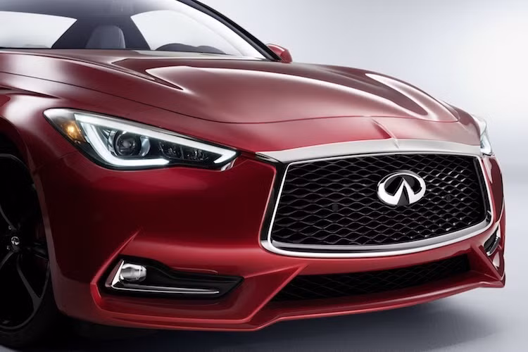 Tại thị trường Mỹ, phiên bản dẫn động cầu sau của Infiniti Q60 Red Sport 400 sẽ có giá khởi điểm từ 51.300 USD (tương đương 1,14 tỷ đồng). Phiên bản với hệ dẫn động 4 bánh có giá đắt hơn là 53.300 USD (tương đương 1,19 tỷ đồng).