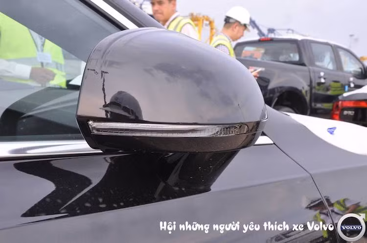 Thương hiệu Volvo nổi tiếng với các công nghệ an toàn đỉnh cao và S90 cũng không phải là ngoại lệ. Chiếc sedan hạng trung cao cấp này được trang bị hệ thống lái bán tự động Pilot Assist, IntelliSafe Assist, hệ thống cảnh báo khoảng cách với xe phía trước, tự động giữ ga có khả năng điều chỉnh tốc độ, hệ thống phanh tự động...