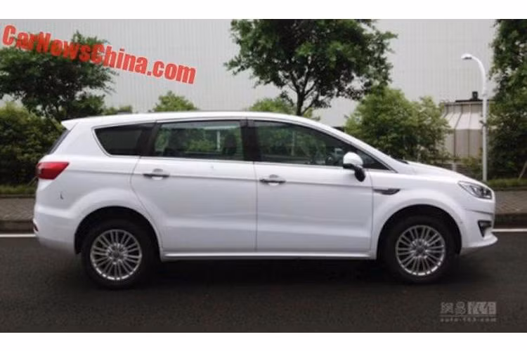 Tại Trung Quốc, Lifan sẽ bán Xuanlang kể từ tháng 12 tới. Chiếc xe được trang bị 3 phiên bản động cơ là 1.5l tăng áp, 1.8 và 2.0l. Hộp số sàn 5 cấp là trang bị chuẩn cho mọi phiên bản, trong khi bản 1.5 còn có thêm lựa chọn số tự động 8 cấp và 2 bản còn lại là hộp số tự động 5 cấp.