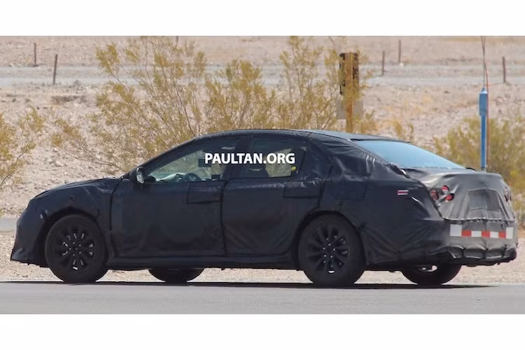 Hiện tại, thời điểm ra mắt của Camry thế hệ mới vẫn là một bí ẩn. Tuy nhiên theo nhiều chuyên gia phân tích thị trường xe hơi, nhiều khả năng hãng xe Toyota sẽ ra mắt Camry thế hệ mới vào nửa cuối năm 2017.