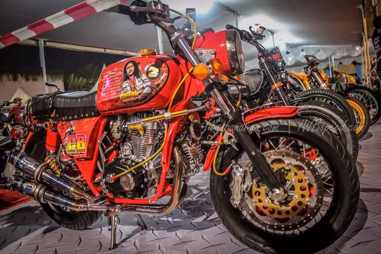 Ngoài ra, những chiếc xe tham gia cũng được tự do độ theo bất kỳ phong cách hay ý tưởng nào tùy thích, dẫn tới việc hàng loạt các bản độ cực kỳ độc đáo đã có mặt tại HMC 2016.