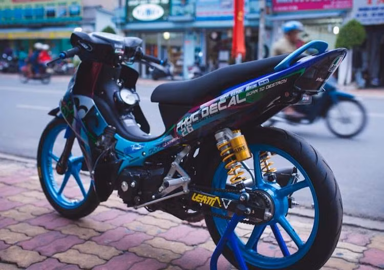 Tại Việt Nam, bên cạnh Sirius, xế nổ Yamaha Jupiter 110 là một trong những dòng xe số phổ thông lâu đời và bán chạy nhất. Tuy chiếc xe có phần ít được quan tâm hơn so với Exciter, nhưng nó vẫn thường xuyên được các đội đua ở Việt Nam độ lại để tham gia vào các giải đấu.