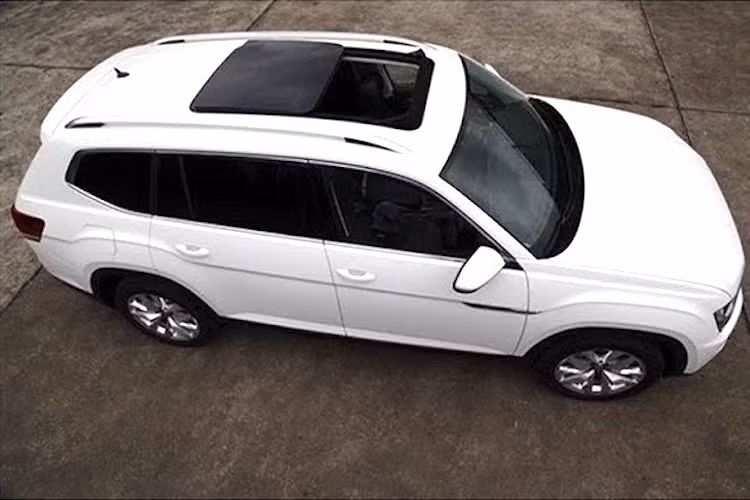 Tuy nhiên so với Q7, Volkswagen Teramont sẽ có giá rẻ hơn trong khi vẫn được trang bị nhiều tiện nghi rất cạnh tranh. Giống như nhiều dòng xe hác của Volkswagen, Teramont được dự đoán sẽ sử dụng nền tảng khung sàn MQB của hãng.