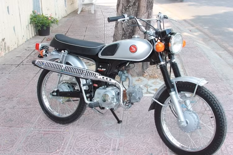 Ra đời chỉ ít lâu sau Honda SS50 (hay còn được người Việt gọi là Honda 67), CL50 về cơ bản có thiết kế giống một chiếc 67 với kiểu dáng scrambler. Sau này, dòng xe này đã "hồi sinh" với tên gọi Honda CL50 Benly và tiếp tục được Honda sản xuất trong Thế kỷ 21.