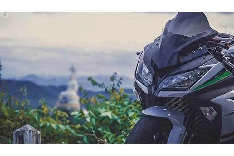 Việc lựa chọn tên gọi của biker này cho chiếc xe đã mô phỏng theo cách đặt tên của Kawasaki đối với các dòng sportbike Ninja như ZX-6R, ZX-10R và ZX-12R. Tuy nhiên, hãng đã không tạo ra chiếc ZX-8R "chính chủ" do chi phí phát triển mẫu xe sẽ khiến nó có giá không chênh lệch nhiều so với ZX-10R, dẫn tới việc người dùng sẽ lựa chọn ZX-10R.