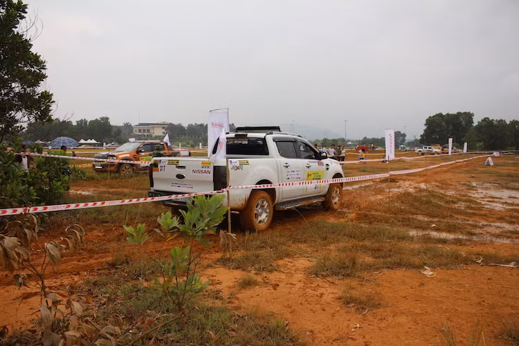 Cuối cùng, tổ trọng tài sẽ được tập huấn kỹ lưỡng trước giải đấu nhằm nâng cao tính chuyên môn và đồng bộ hóa chất lượng chấm điểm thi. Bên cạnh việc tăng số lượng trọng tại tại mỗi đường thi, việc chọn trọng tài từ chính các câu lạc bộ và hội xe có VĐV thi đấu cũng nhằm nâng cao tính khách quan và công bằng cho cuộc đua.