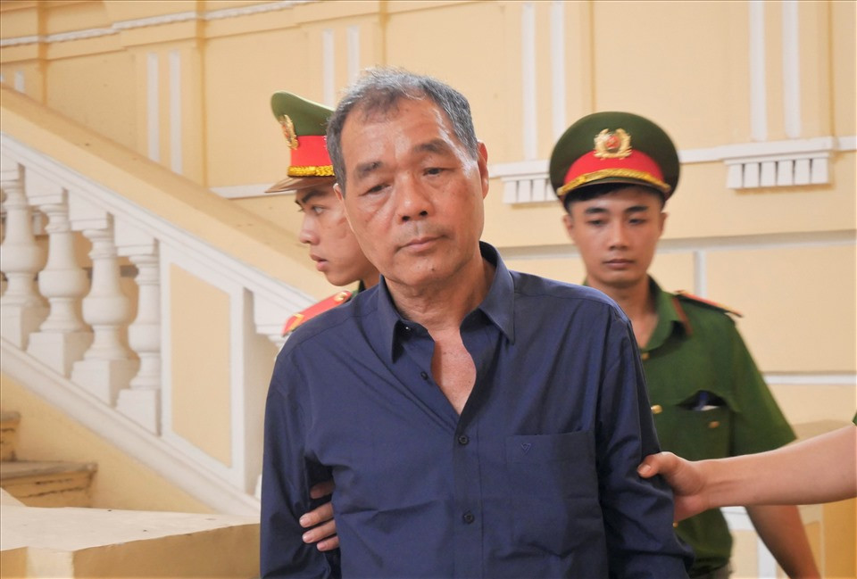 Tuy nhiên, HĐXX cho rằng ông Trầm Bê và thuộc cấp có nhân thân tốt, có cống hiến trong ngành ngân hàng, không tư lợi, tài sản có khả năng thu hồi nên không chấp nhận kháng nghị tăng hình phạt của viện trưởng Viện KSND TP HCM.