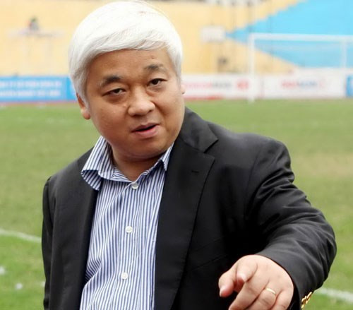  Nguyễn Đức Kiên (Bầu Kiên) lãnh án 30 năm tù, nộp phạt hơn 75 tỷ đồng: Tháng 8/2012, ông Nguyễn Đức Kiên (nguyên Phó Chủ tịch HĐQT Ngân hàng TMCP Á Châu – ACB) bị bắt để điều tra liên quan tới các sai phạm trong hoạt động kinh tế tại 3 Công ty con do ông làm Chủ tịch HĐQT. Cơ quan điều tra xác định thường trực HĐQT của ACB đã ban hành chủ trương cấp hạn mức 700 tỷ đồng để đầu tư cổ phiếu trên thị trường chứng khoán, và uỷ quyền cho ông Kiên trực tiếp làm. Chủ trương này được cho là trái quy định của nhà nước, khiến ACB bị thua lỗ gần 688 tỷ đồng.