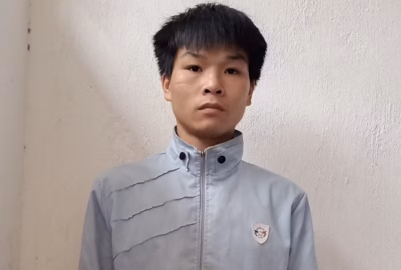  Mất tài sản vì tin nhầm hàng xóm: Do không có tiền mua ma túy để sử dụng, Lương Cà Xuân (SN 1995, trú huyện Quỳ Châu, tỉnh Nghệ An) đến nhà hàng xóm là anh C. hỏi mượn chiếc điện thoại cùng 1 xe mô tô với lý do đi công việc gấp. Vì tin tưởng nên anh C. đã cho Xuân mượn. Lấy được xe máy và điện thoại Xuân mang đi cắm để lấy tiền mua ma túy.