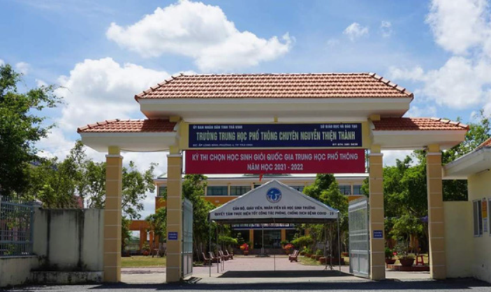  Thầy giáo dạy văn bị tố xâm hại nhiều nam sinh: Ngày 30/3, Công an tỉnh Trà Vinh cho biết đang điều tra, xác minh tố giác của nhóm cựu học sinh đối với nam giáo viên dạy văn Trường THPT chuyên Nguyễn Thiện Thành (TP Trà Vinh). Cơ quan Công an nhận được 4 đơn tố giác và sẽ mời thầy giáo liên quan đến vụ việc để điều tra, xác minh làm rõ. 