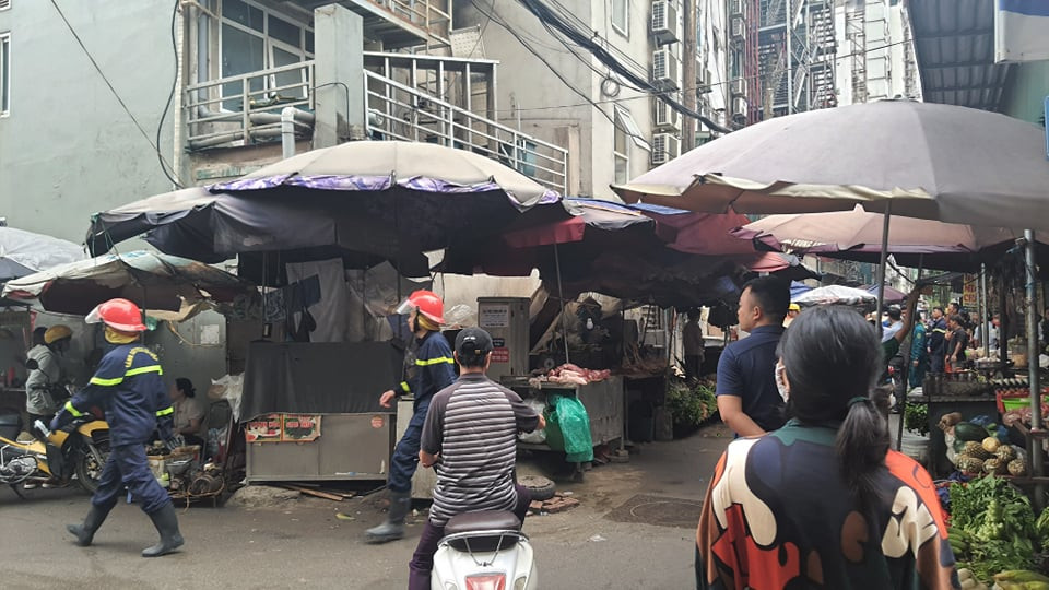 Người dân tại đó cho biết quán bún chả Sinh Từ cháy không phải là lần đầu tiên.