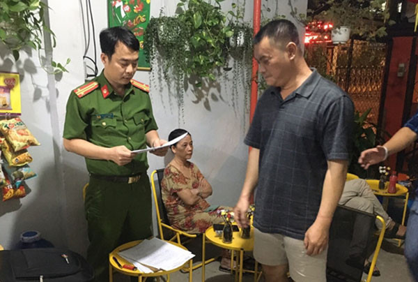  Phá đường dây đánh bạc hơn 300 tỷ đồng: Ngày 5/4, Bộ Công an đã triệt phá đường dây tổ chức đánh bạc và đánh bạc quy mô lớn do Nguyễn Vũ Anh Tuấn (SN 1990, ngụ quận Gò Vấp, TP Hồ Chí Minh) cầm đầu. Được biết, Đường dây do Tuấn cầm đầu đã hoạt động trong thời gian gần 3 năm với số tiền giao dịch hơn 300 tỷ đồng. 