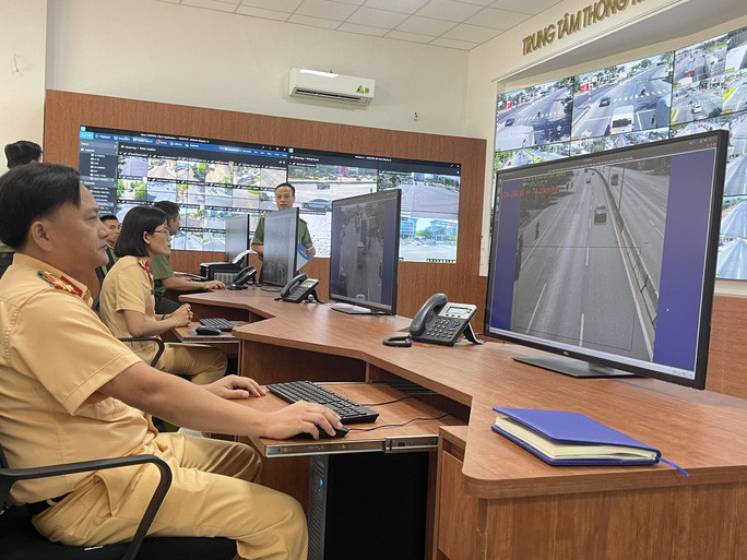 Hiện quốc lộ 51 (đoạn từ khu công nghiệp Mỹ Xuân,Thị xã Phú Mỹ về đến phường 12, TP Vũng Tàu) có 4 điểm với 6 camera giám sát tốc độ, 8 camera giám sát an ninh trật tự và 73 camera ghi các lỗi như: lấn làn, đi sai phần đường, dừng đỗ sai quy định, không chấp hành đèn tín hiệu giao thông… (Ảnh: Người Lao Động)