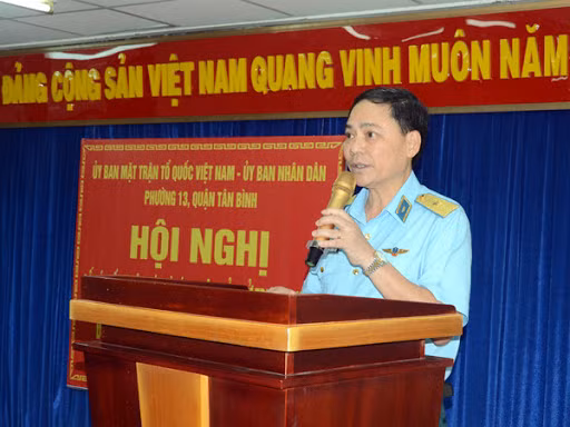 Thiếu tướng Phạm Trường Sơn (54 tuổi; quê Đức Thọ, Hà Tĩnh), Phó Tư lệnh Quân chủng Phòng không Không quân ứng cử khối Quân đội. 