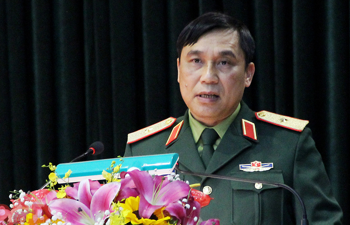 Thiếu tướng Hoàng Văn Hữu (55 tuổi; quê Trùng Khánh, Cao Bằng), Phó Tư lệnh Quân khu 1 ứng cử khối Quân đội.