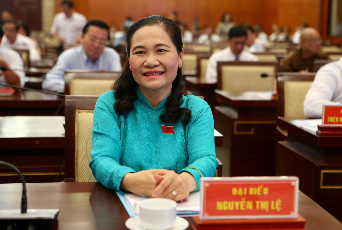 Chủ tịch HĐND TP.HCM Nguyễn Thị Lệ tái đắc cử nhiệm kỳ 2021-2026 Chu tich HDND TP.HCM Nguyen Thi Le tai dac cu nhiem ky 2021-2026
