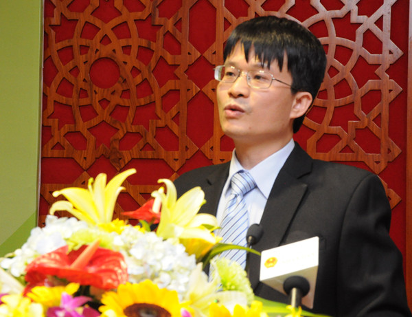 Kiến nghị Quốc hội tập trung ngân sách để ưu tiên xây dựng hạ tầng cơ sở, nhất là giao thông, ưu tiên phát triển du lịch, cung cấp nước sạch ở các tỉnh còn khó khăn, đầu tư thủy lợi cho các khu vực trọng điểm nông nghiệp như Phú Yên. Kiến nghị Nhà nước thúc đẩy các chương trình xóa đói, giảm nghèo, có chính sách hỗ trợ trồng và khai thác rừng hợp lý để người dân sống và gắn bó với rừng; ưu tiên hỗ trợ các gia đình nghèo, gia đình chính sách, nạn nhân chất độc da cam - dioxin một cách thiết thực và đồng bộ hơn nữa...