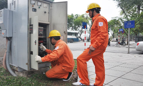 Quoc khanh 2/9: EVN HANOI khang dinh khong cat dien