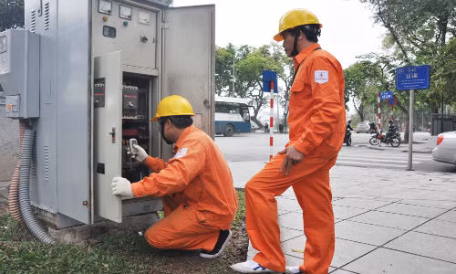 Quoc khanh 2/9: EVN HANOI khang dinh khong cat dien