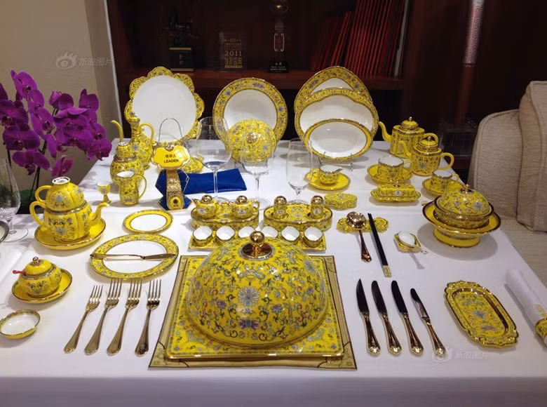 200 đầu bếp nghiên cứu thực đơn trong vòng 1 năm. Đại yến tiệc APEC là sự kết hợp hài hòa giữa những món ăn trứ danh của Trung Hoa và các món ăn mang đặc trưng của các nền kinh tế thành viên APEC.