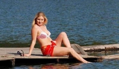 Anna - tình nhân của Lưu Chí Quân.