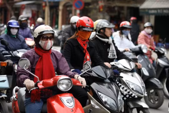 Ha Noi tiep tuc ret 14 do, mien Trung mua rat to