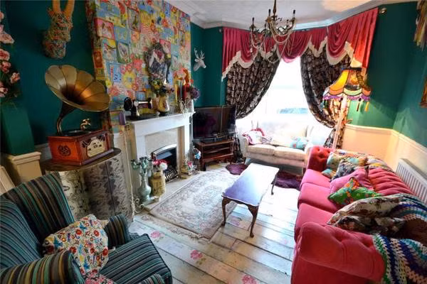 Ben ngoai cu ky, khong tuong tuong noi ben trong ngoi nha lai an tuong the nay-Hinh-4