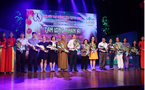 Chương trình “Tấm lòng nhân ái” của Hội Cứu trợ Trẻ em tàn tật TP.HCM nhằm gây quỹ chăm lo, giúp đỡ, chữa bệnh cho trẻ em tàn tật tại nhiều tỉnh thành.