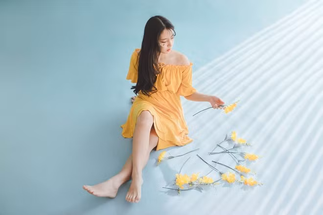 Sản phẩm làm đẹp dịu nhẹ lên ngôi: Người tiêu dùng ngày càng nhận thức rõ về những gì họ bôi lên da. Do đó, nhiều thương hiệu đang phát triển mỹ phẩm không chứa chất phụ gia hóa học, thành phần nhân tạo và chất tạo hương thơm. Thay vào đó, những thành phần có nguồn gốc thực vật được chú trọng. Ảnh: @goldfinger_ws.