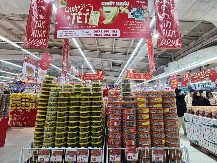 Giá của mặt hàng ô mai giao động từ 32 - 56 nghìn đồng/hộp, tùy loại.