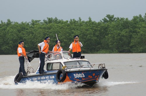 Tổ tuần tra Cảnh sát biển xuất phát làm nhiệm vụ.