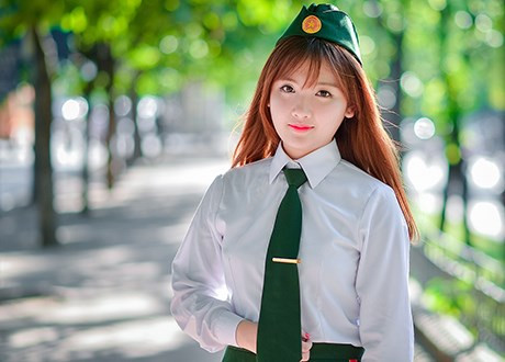 Cô bạn từng được giải nhất song ca cuộc thi Giai điệu tuổi hồng do thị xã tổ chức, giải ba cuộc thi Tiếng hát hoa phượng, giải khuyến khích Tiếng hát dân ca của tỉnh Yên Bái. Cô bạn cũng từng tham gia cuộc thi Học viện ngôi sao.