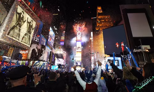 Để cầu may trong năm mới, người dân Mỹ có truyền thống ăn bắp cải với hy vọng sẽ gặp nhiều thuận lợi và kiếm được nhiều tiền bạc.