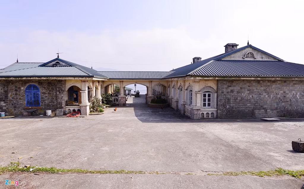 Trao đổi với Zing.vn, ông Hồ Tiến Thiệu, Phó chủ tịch UBND tỉnh, Trưởng ban Chỉ đạo thực hiện dự án khu du lịch Mẫu Sơn, cho biết mục tiêu của dự án là đầu tư xây dựng khu du lịch nghỉ dưỡng, sinh thái kết hợp với du lịch văn hóa, tâm linh, khám phá - mạo hiểm gắn với bảo tồn thiên nhiên, tôn tạo và khai thác các cơ sở vật chất, điều kiện sẵn có.