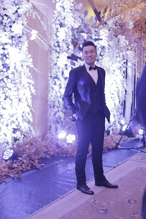 Theo một nguồn tin, người bạn đời của nữ cơ trưởng 8x là một phi công.