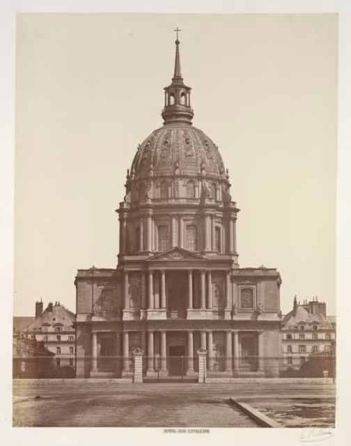 Điện Invalides - công trình kiến trúc nổi tiếng của thành phố Paris.