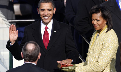 Trong cuộc bầu cử Tổng thống Mỹ năm 2008, ông Barack Obama đã đắc cử trở thành Tổng thống da màu đầu tiên trong lịch sử Mỹ. Đây được coi là một sự kiện lịch sử có tác động lớn đến nước Mỹ.