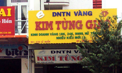 Lợi dụng lúc vắng người băng trộm đã vào cạy tủ trộm hơn 30 cây vàng và 100 triệu đồng. Ảnh: H.H.