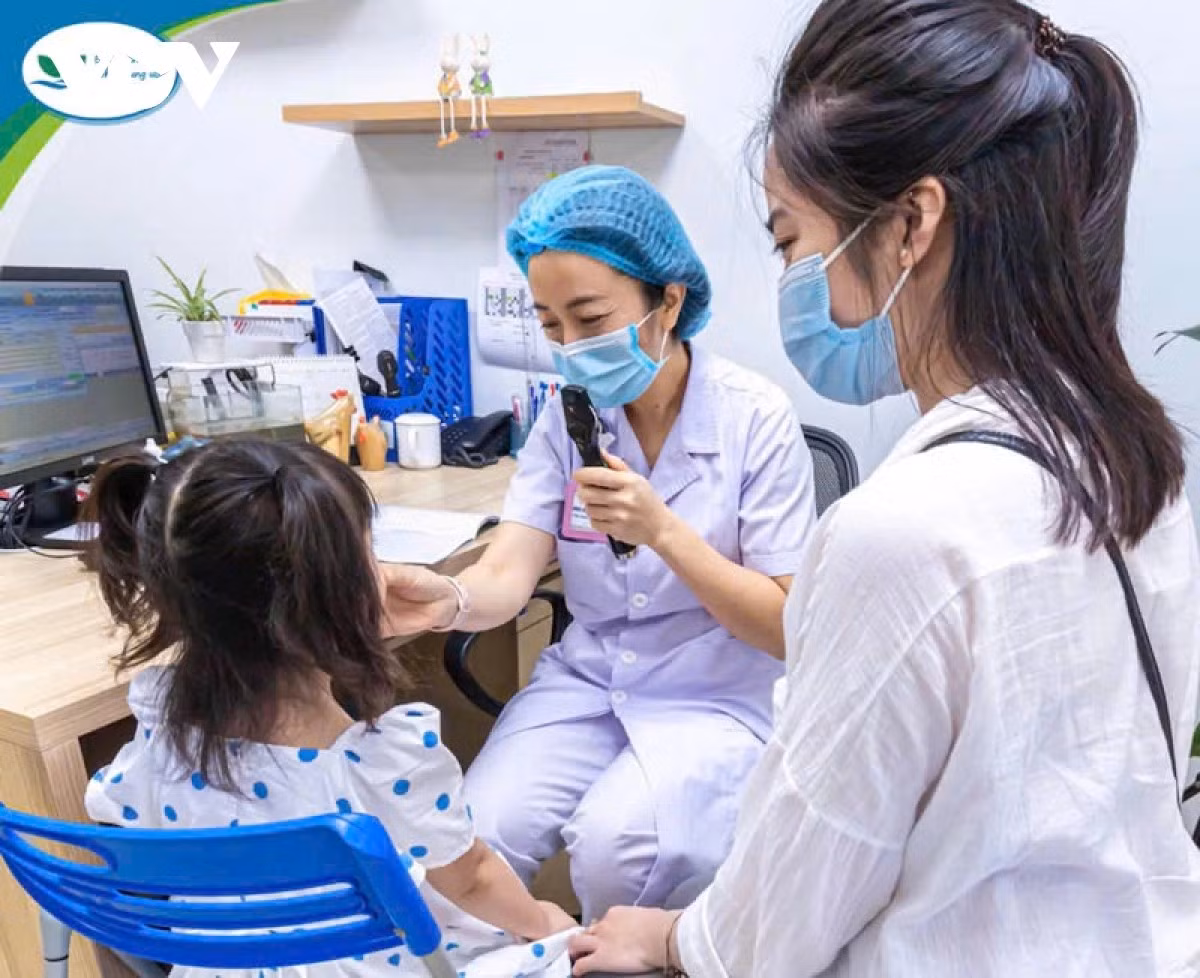 Sẵn sàng ứng phó tình huống bệnh nhân sởi, ca nặng gia tăng San sang ung pho tinh huong benh nhan soi, ca nang gia tang