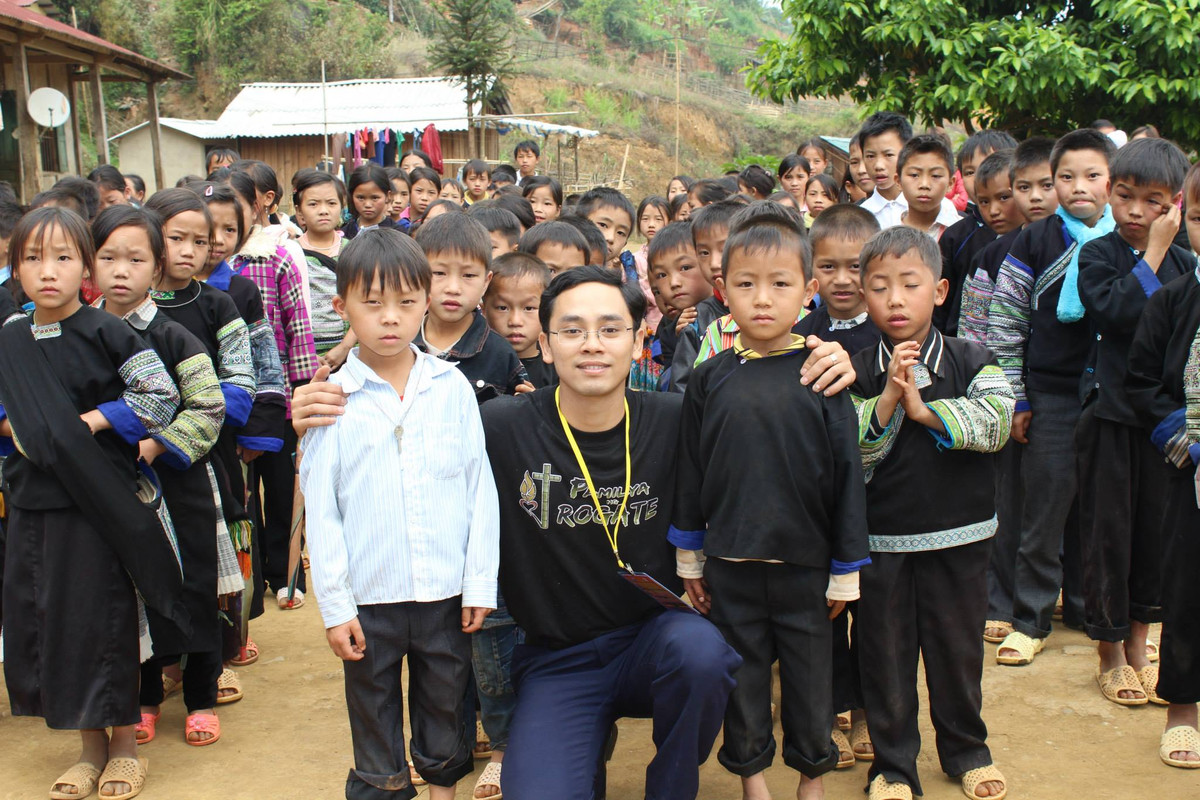 Giám đốc Tây Bắc Travel: “Tôi thấy mình nợ bà con miền núi” Giam doc Tay Bac Travel: “Toi thay minh no ba con mien nui”