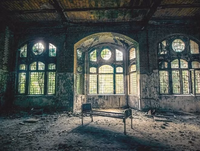 Ngoài ra, bệnh viện còn tiếp nhận những người bị thương nghiêm trọng, bị chết do tai nạn