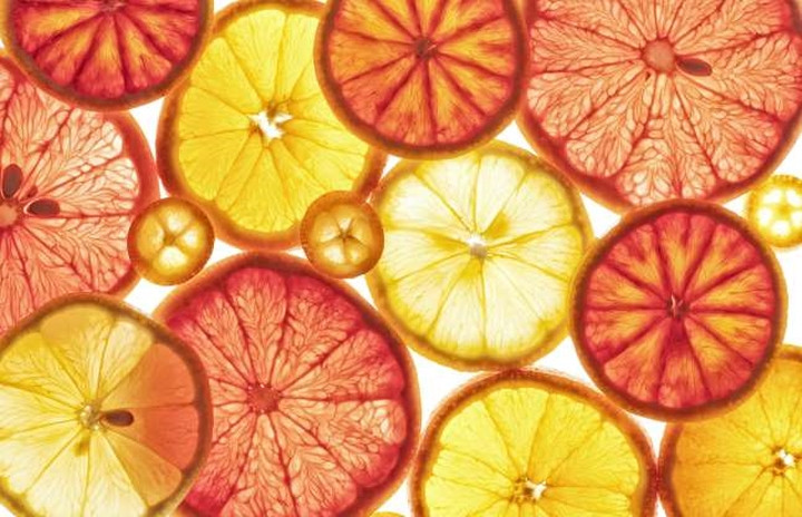 Thực ra đó là cam đỏ cắt lát.