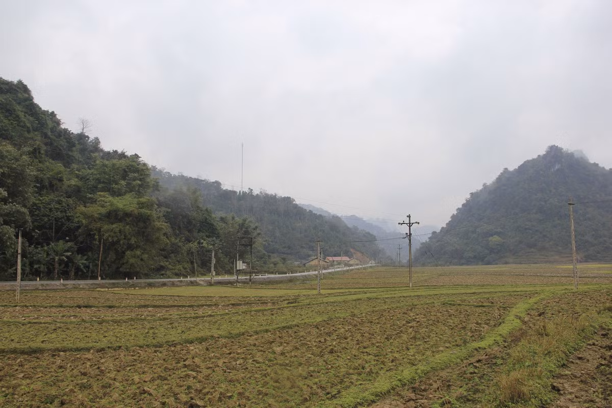 [e-Magazine] Bien gioi 2/1979: Nguoi 