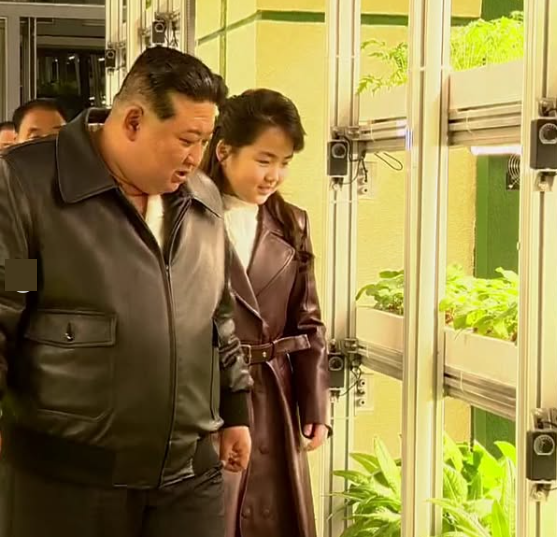 Điều ít biết về con gái nhà lãnh đạo Triều Tiên Kim Jong Un - Hình 5 Dieu it biet ve con gai nha lanh dao Trieu Tien Kim Jong Un-Hinh-5