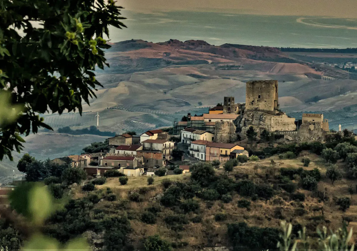 Thị trưởng Torchia nói với đài truyền hình Italy rằng "thật khó để cảm thấy an toàn khi bạn biết rằng nếu bạn cần hỗ trợ, hy vọng duy nhất của bạn là đến phòng cấp cứu đúng giờ". Ảnh: DN.
